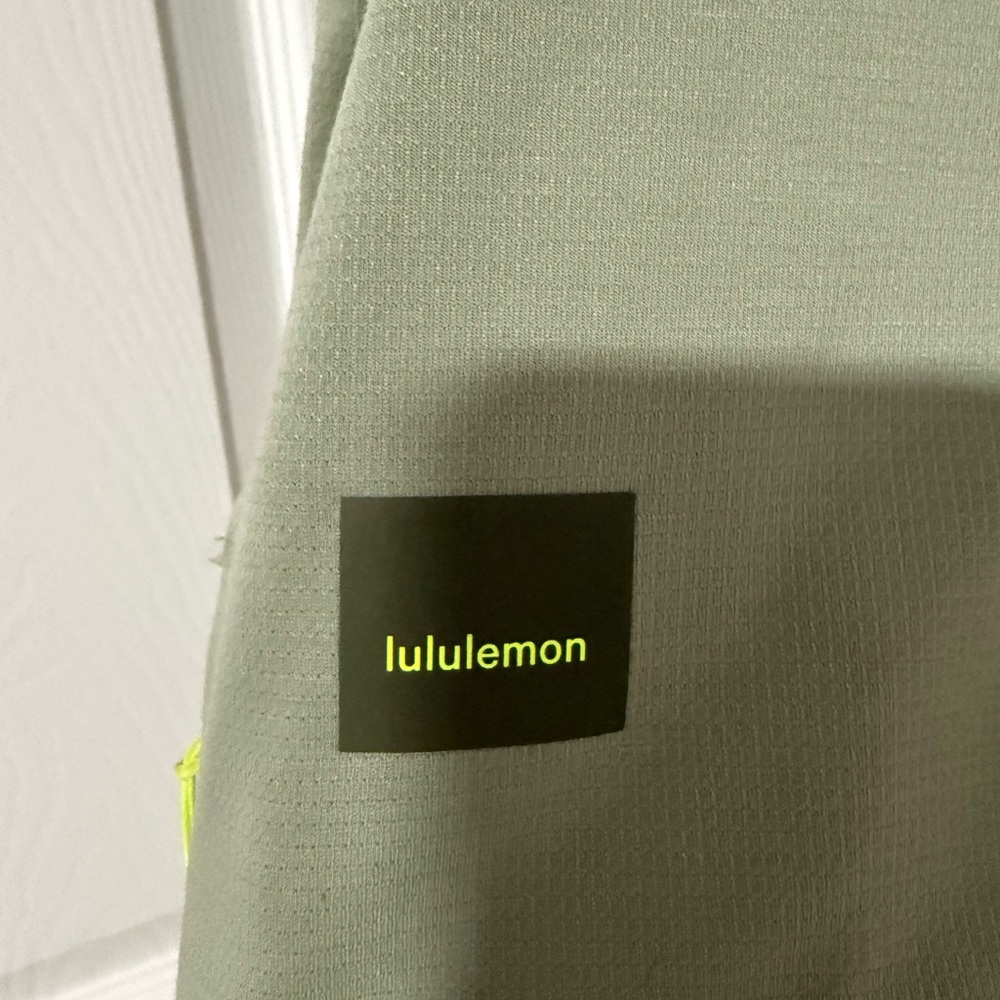Lululemon Cinched Hem Women's Olive Green Athletic Top - Picture 5 of 6